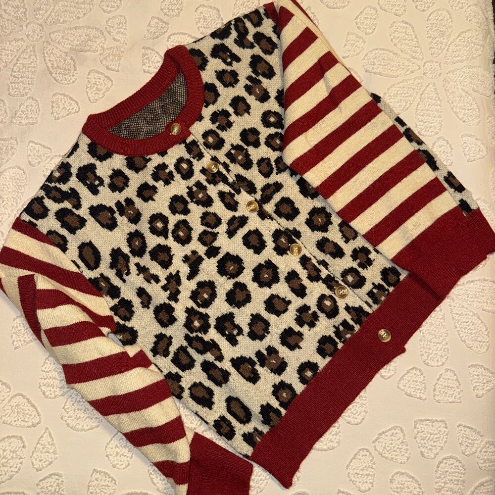 Round neck drop shoulder patterned cartigan